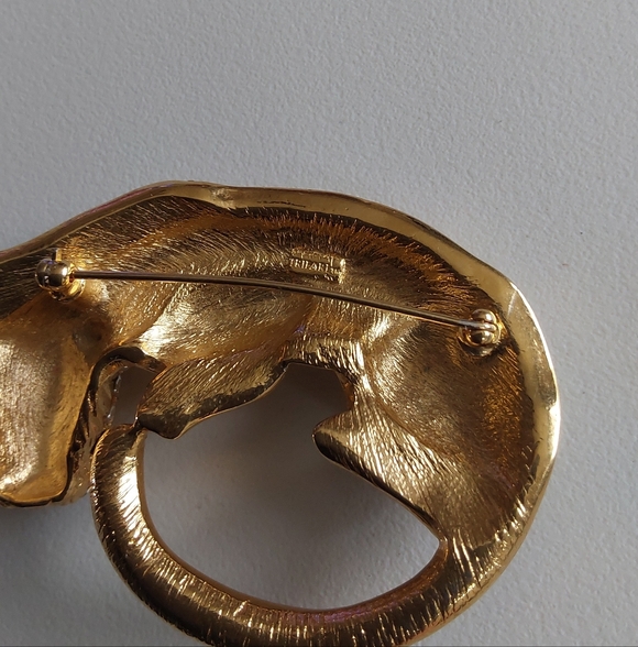 Vintage Trifari Leopard Brooch Gold Tone Rhinestones - Picture 2 of 6